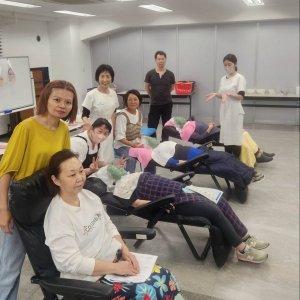 美容問屋ニチリ東京さんで「ヘッドスパ」と「小顔美点マッサージ」の講習会