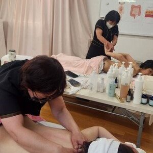 美点マスターを取得した先生たちがボディ美点を習い始めました！
