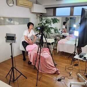 温泉施設グループに「小顔美点マッサージ」のzoom講習会